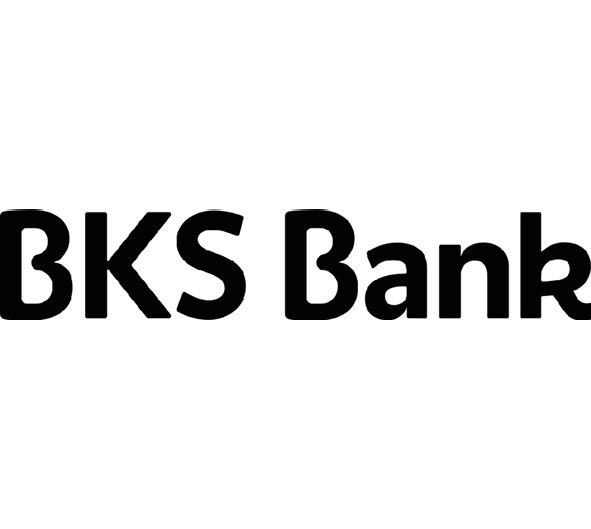 Das Bild zeigt das Logo der BKS Bank mit dem Schriftzug "BKS Bank" in fetten, schwarzen Buchstaben auf weißem Hintergrund.