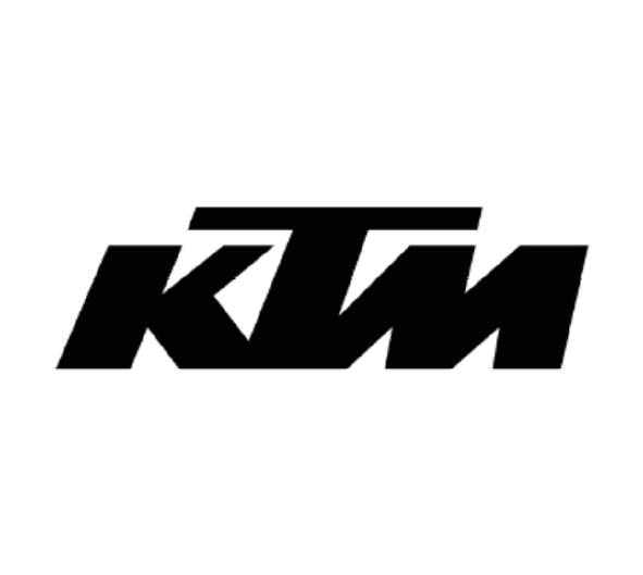 Das Bild zeigt das schwarze KTM-Logo mit dem fetten, stilisierten Schriftzug "KTM" leicht schräg nach rechts auf weißem Hintergrund.